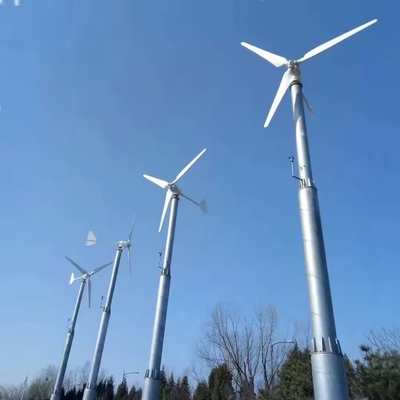ระบบพลังงานแสงอาทิตย์ลม 5KW ที่มีราคาถูก พร้อมเครื่องปรับคลื่นไซน์บริสุทธิ์และความถี่ต่ํา