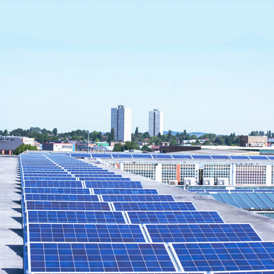 ระบบพลังงานแสงอาทิตย์กลางแจ้ง 15kw บนเครือข่ายที่มีแผ่นซิลิคอนโมโนคริสตัลลิน